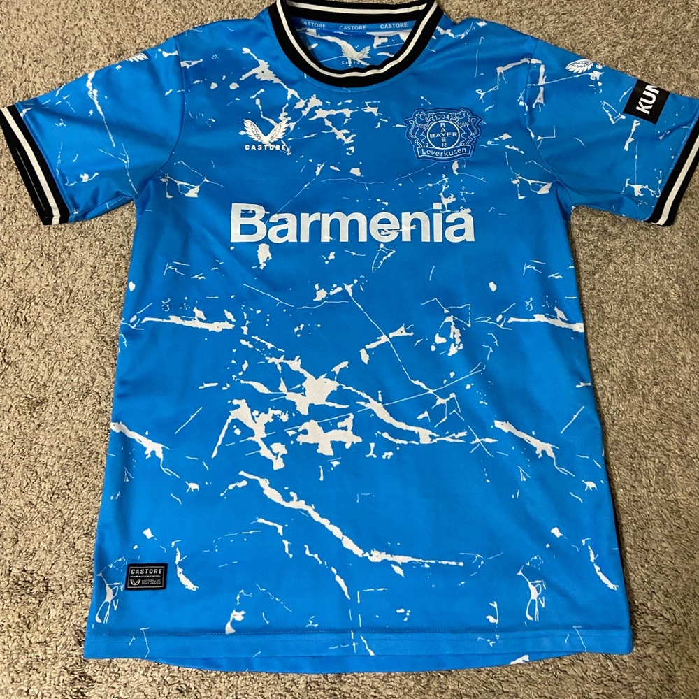 2023/2024 Bayer Leverkusen jersey. Size medium